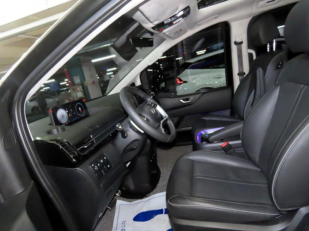 HYUNDAI Staria - Vista 6