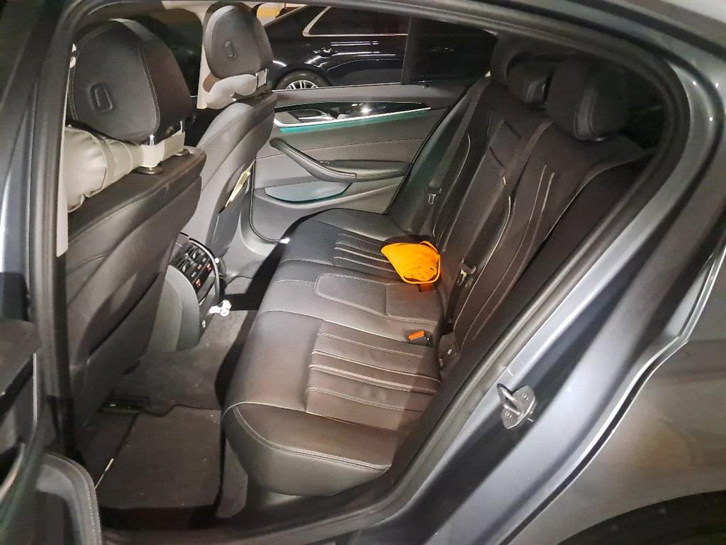 BMW 5 Series - Vista 4