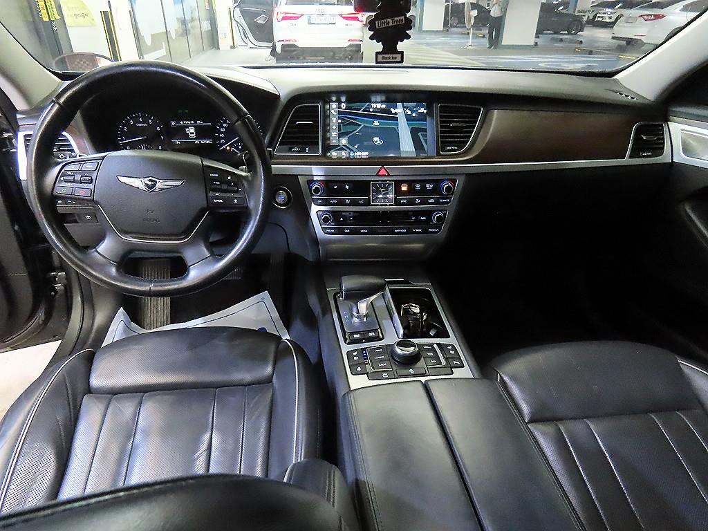 Genesis G80 - Vista 10