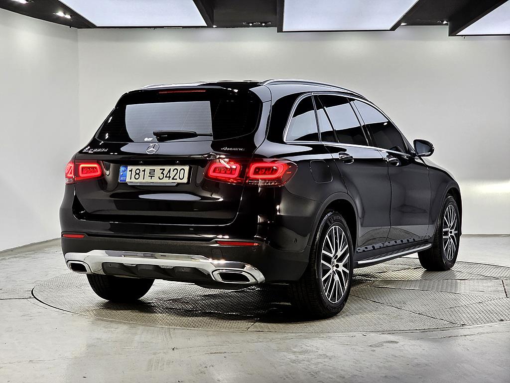 Mercedes Benz GLC Class - Vista 4