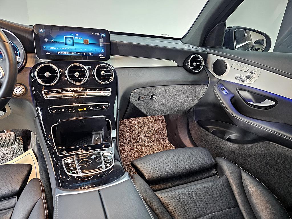 Mercedes Benz GLC Class - Vista 10