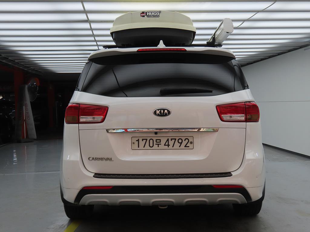 KIA Carnival - Vista 3