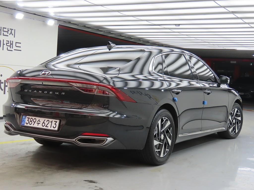 HYUNDAI Grandeur - Vista 3