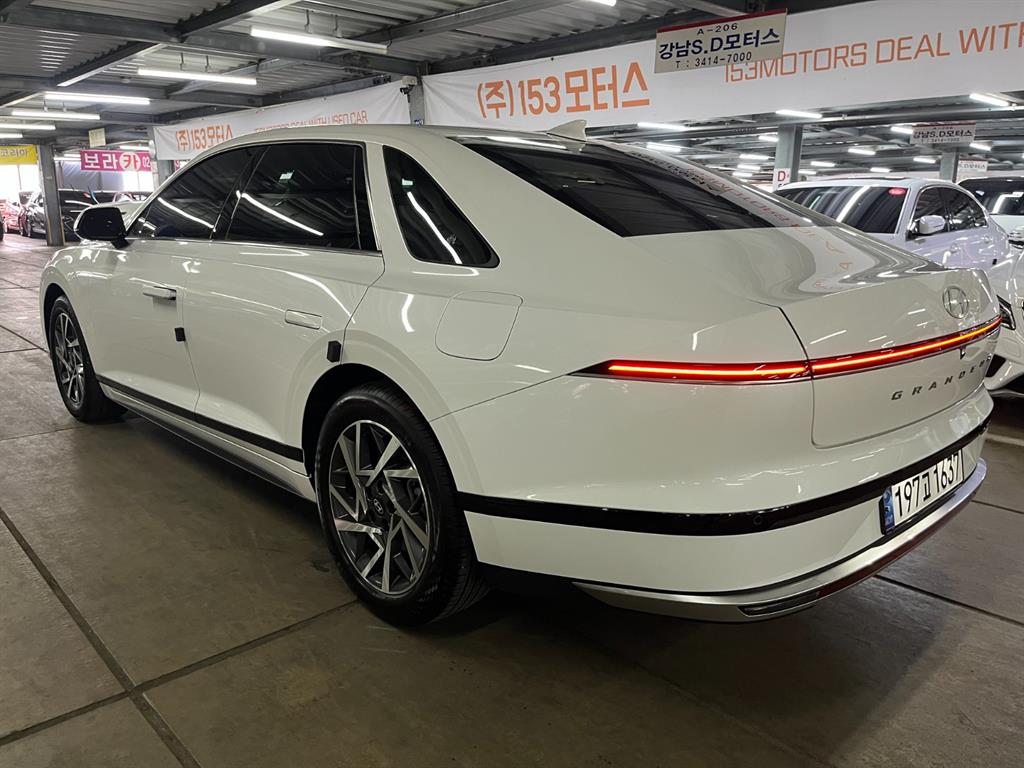 HYUNDAI Grandeur - Vista 4