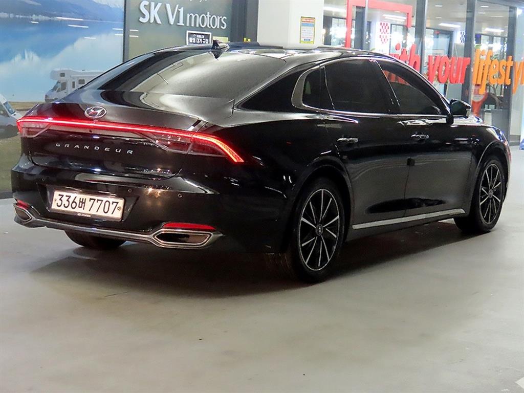HYUNDAI Grandeur - Vista 4