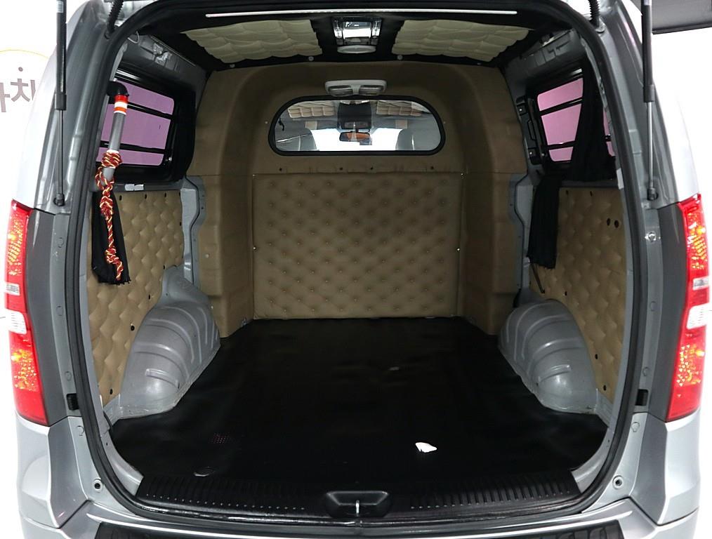 HYUNDAI Starex - Vista 4