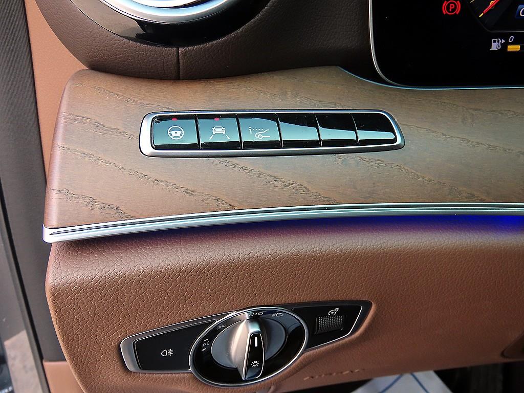 Mercedes Benz E class 2020 Gris - Importación desde Corea - HF Imports Iquique - Foto 13