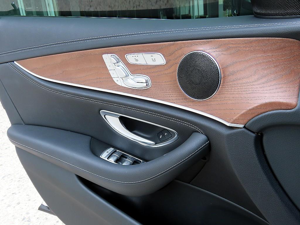 Mercedes Benz E class - Vista 12