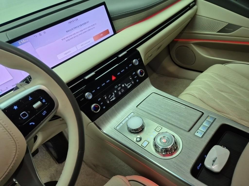 Genesis G80 - Vista 9