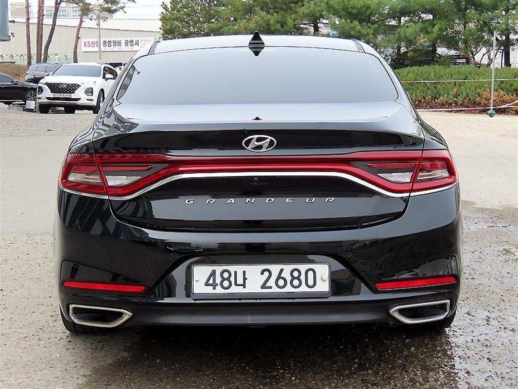 HYUNDAI Grandeur - Vista 4