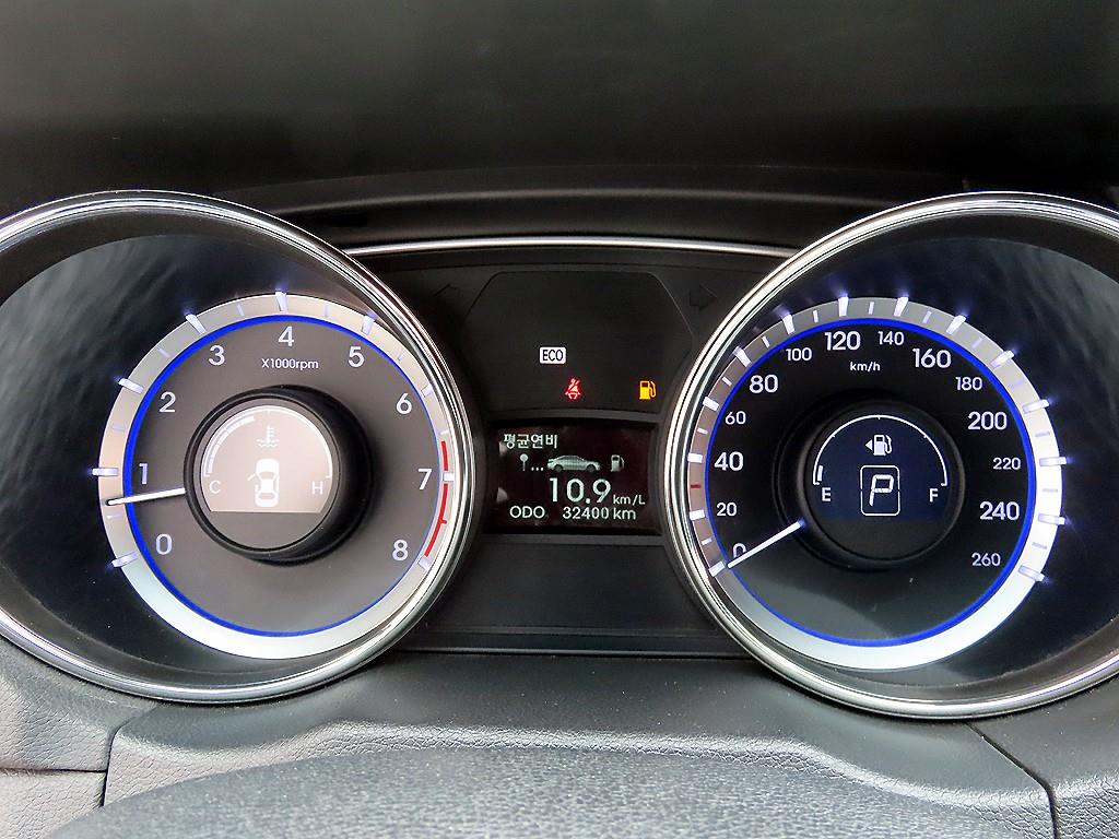 HYUNDAI Sonata - Vista 9