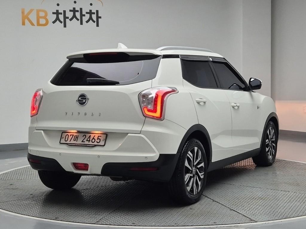 Ssangyong Tivoli - Vista 4