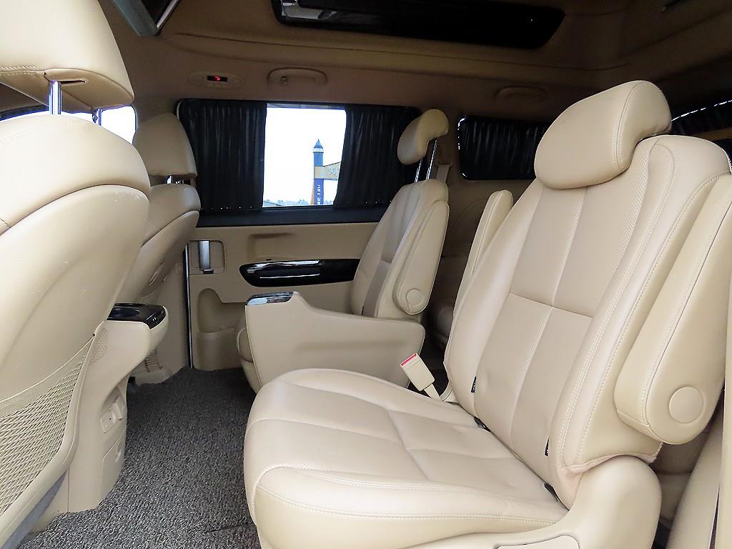 KIA Carnival - Vista 6