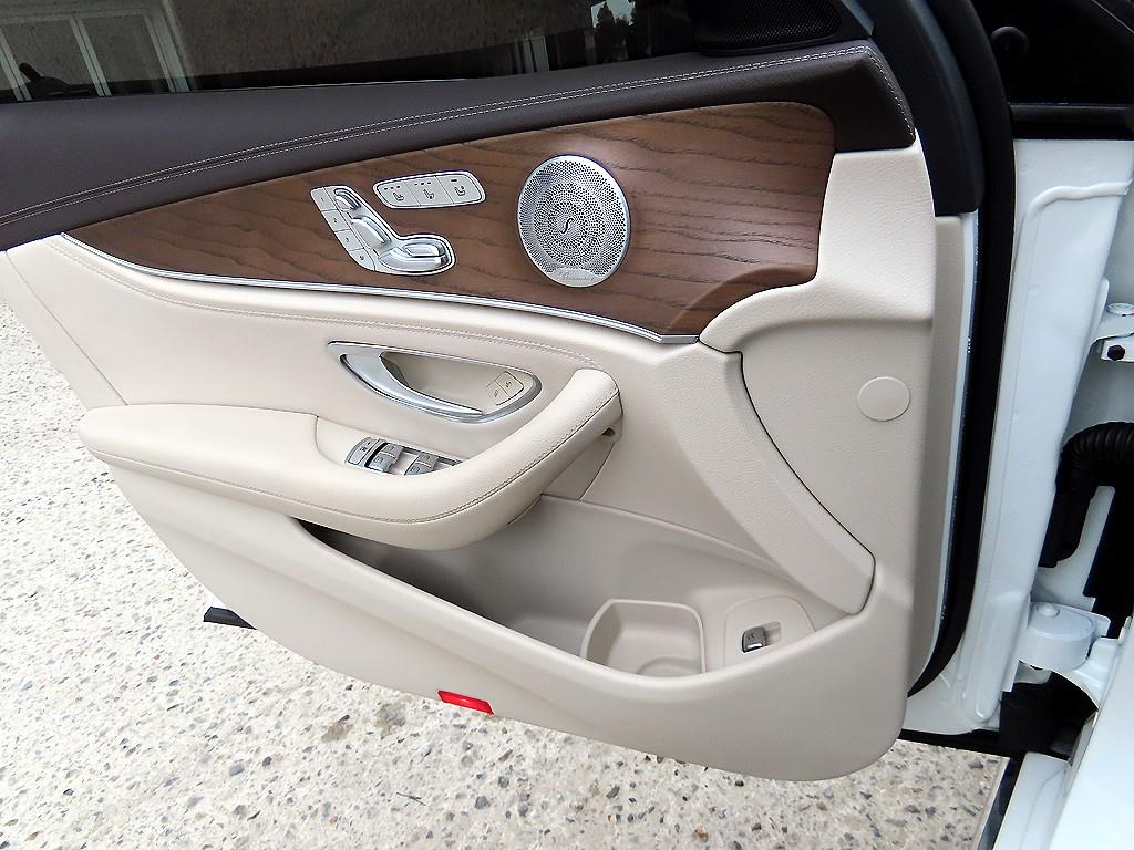 Mercedes Benz E class - Vista 12