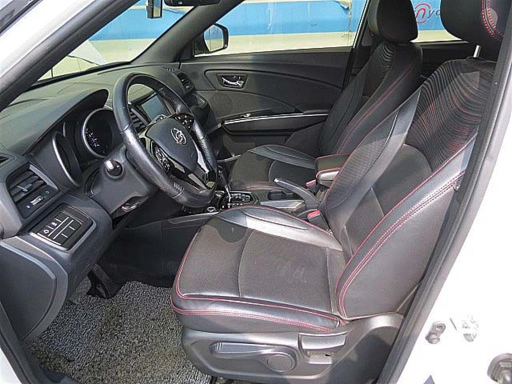 Ssangyong Tivoli - Vista 11
