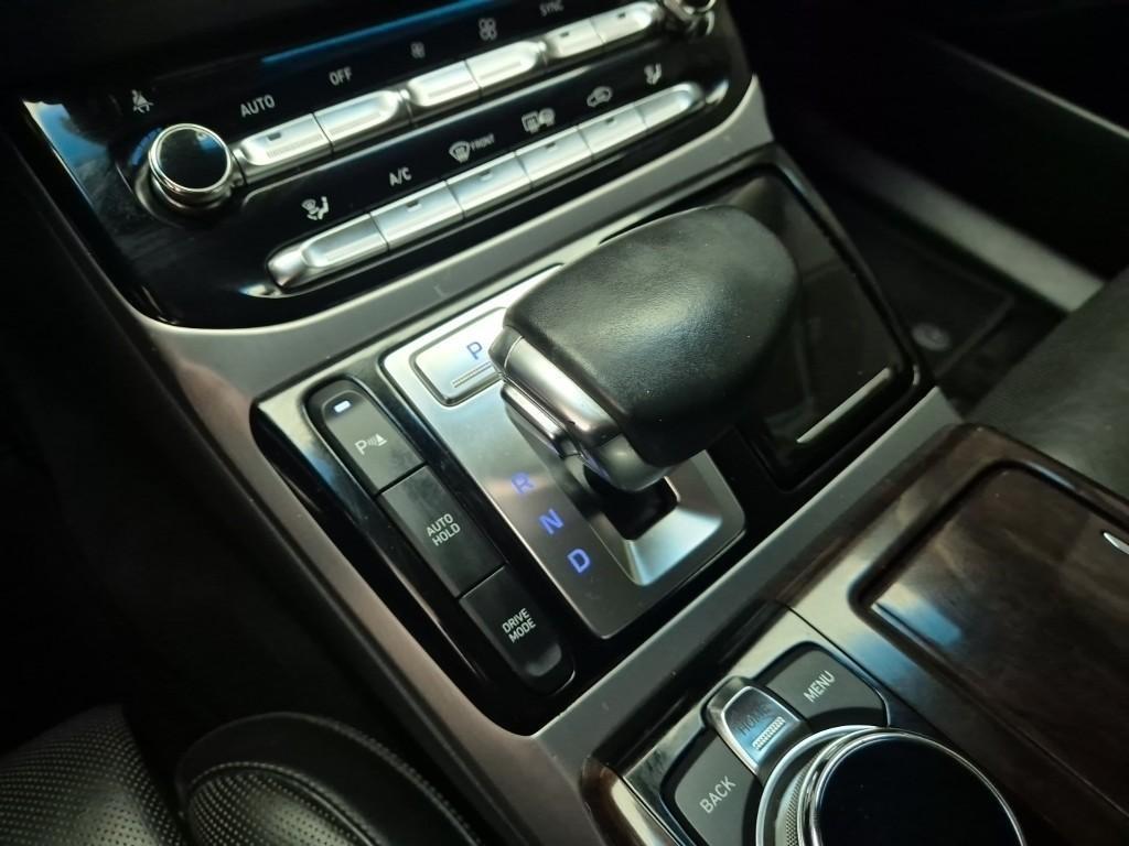 Genesis EQ900 - Vista 8