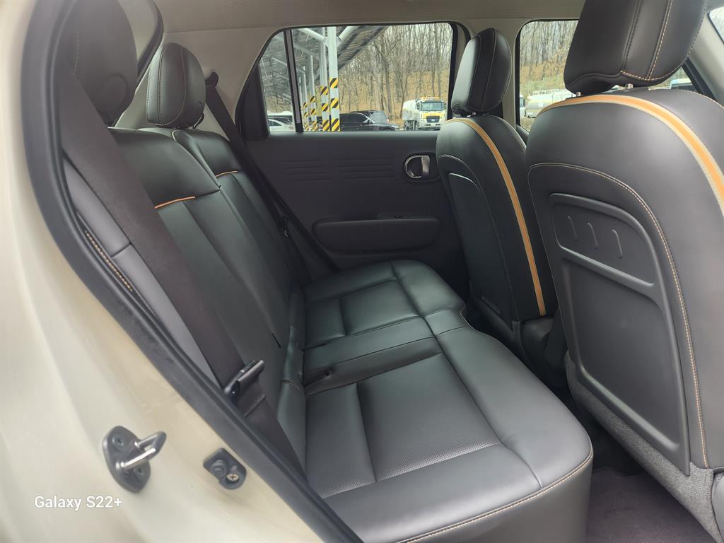 HYUNDAI Casper - Vista 10