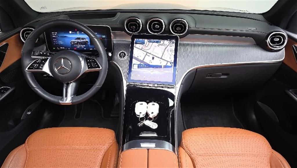 Mercedes Benz GLC Class - Vista 7