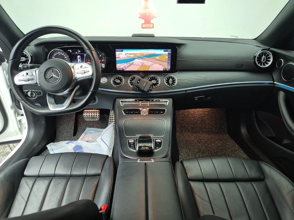 Mercedes Benz E class - Vista 5