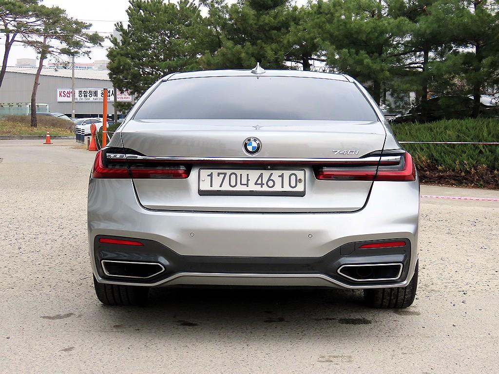 BMW 7 Series - Vista 4