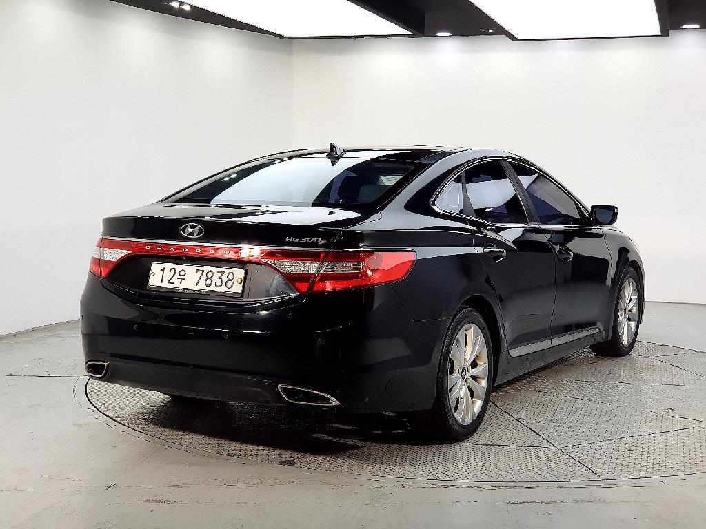 HYUNDAI Grandeur - Vista 4