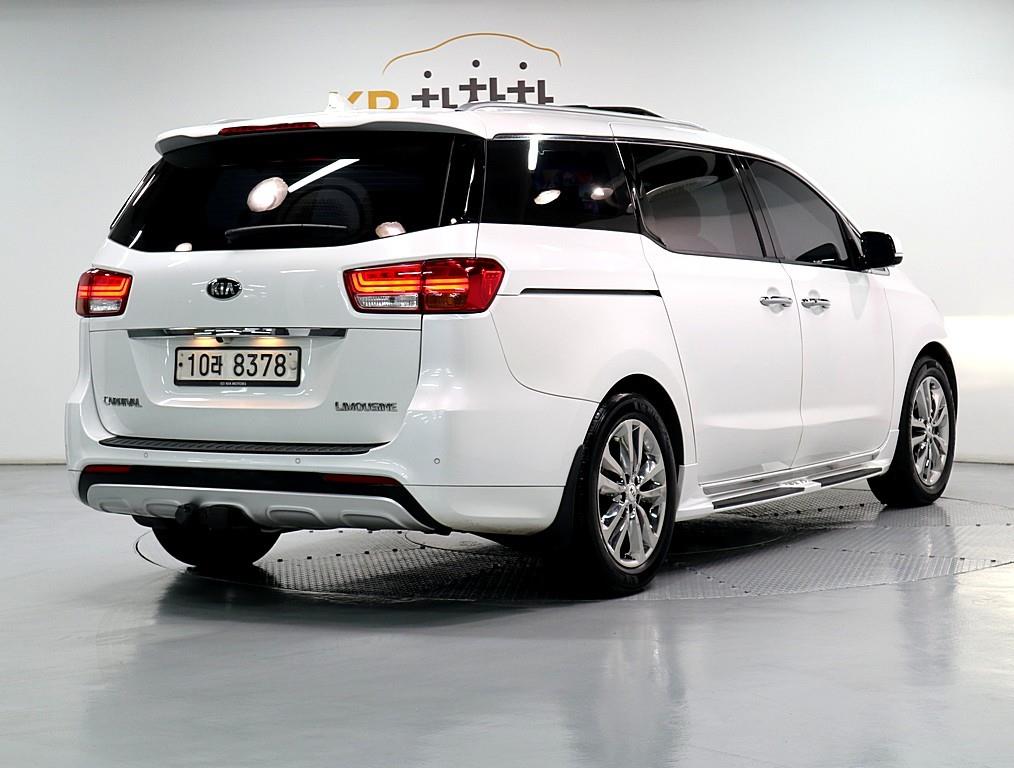 KIA Carnival - Vista 3