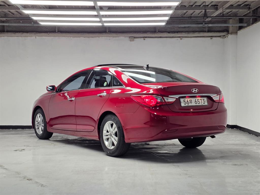 HYUNDAI Sonata - Vista 2