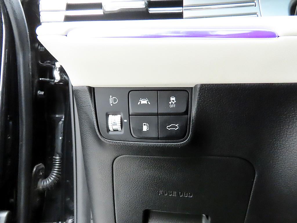 HYUNDAI Grandeur - Vista 12