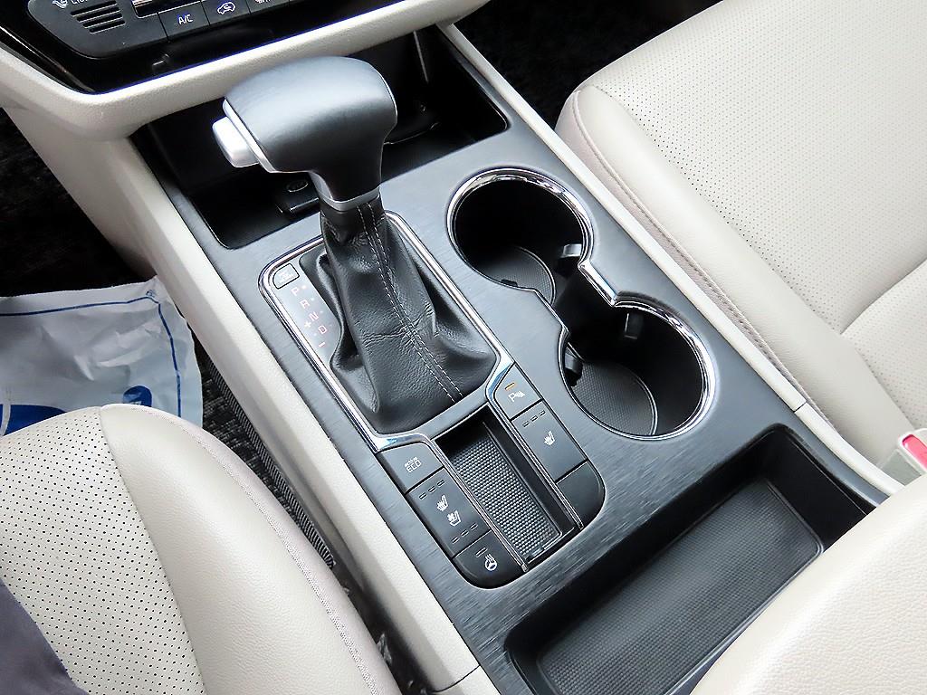 KIA Carnival - Vista 11