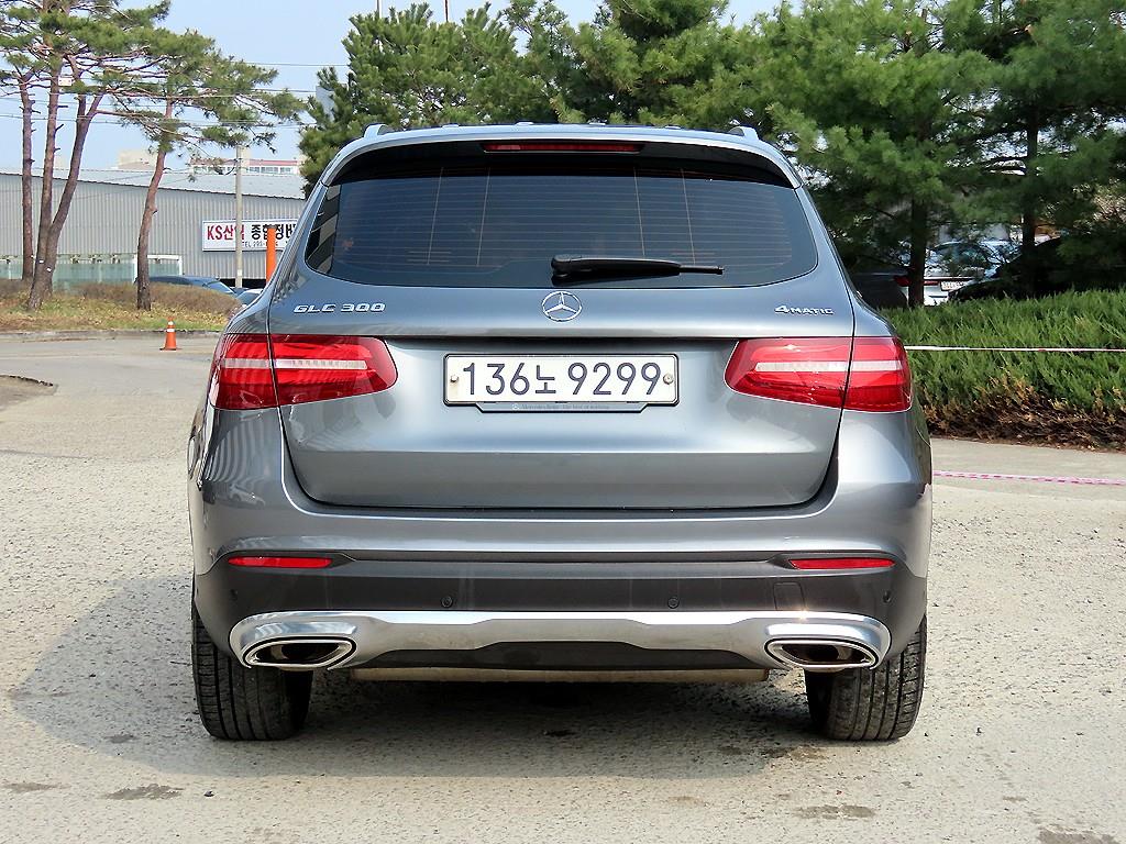 Mercedes Benz GLC Class - Vista 4