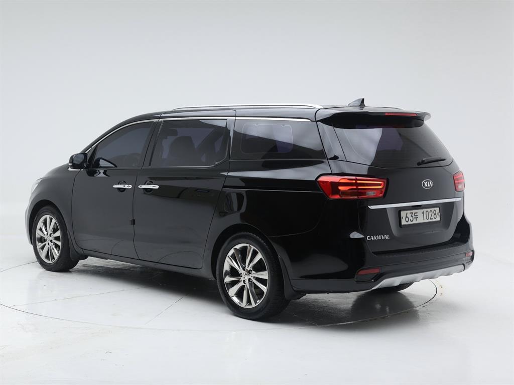 KIA Carnival - Vista 7