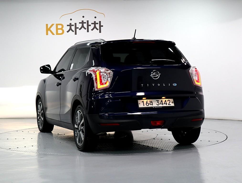 Ssangyong Tivoli - Vista 4