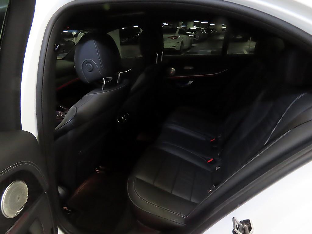 Mercedes Benz E class - Vista 7