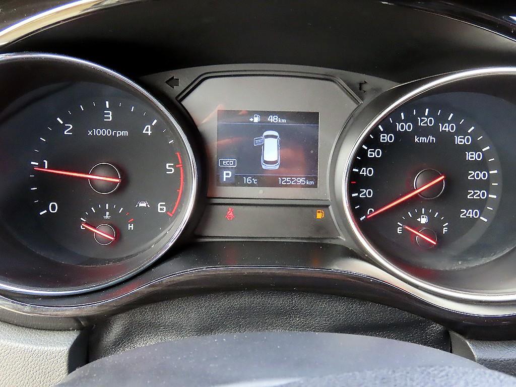 KIA Carnival - Vista 9