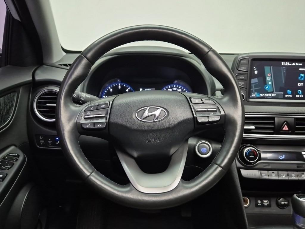 HYUNDAI Kona - Vista 7