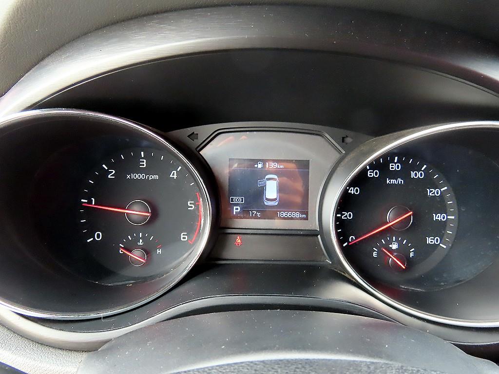 KIA Carnival - Vista 9