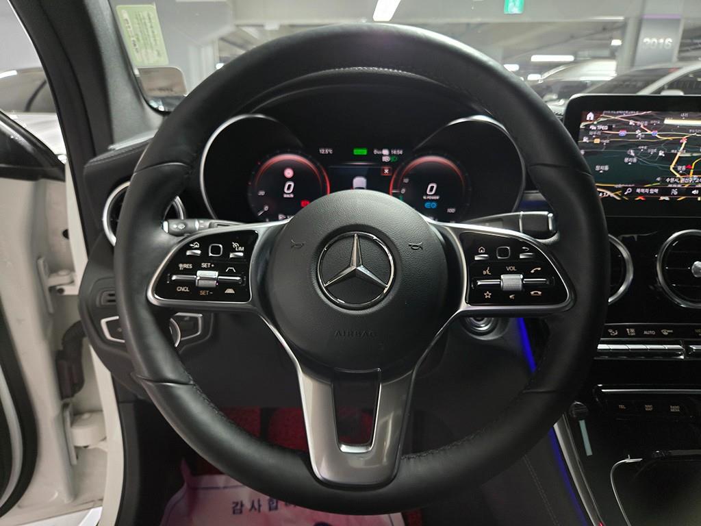 Mercedes Benz GLC Class - Vista 7