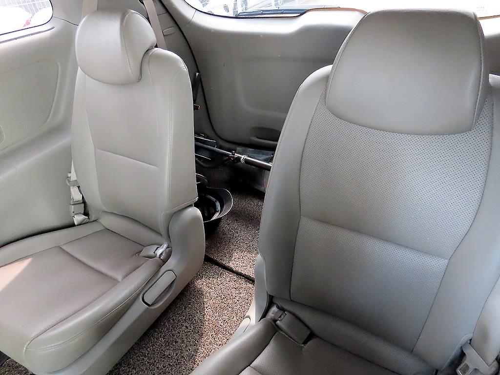 KIA Carnival - Vista 7