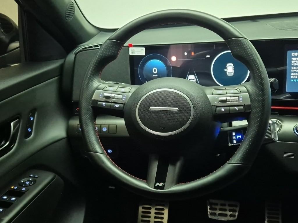 HYUNDAI Kona - Vista 9