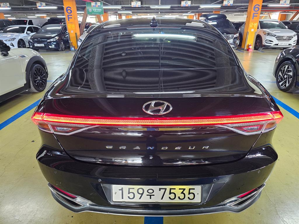 HYUNDAI Grandeur - Vista 5