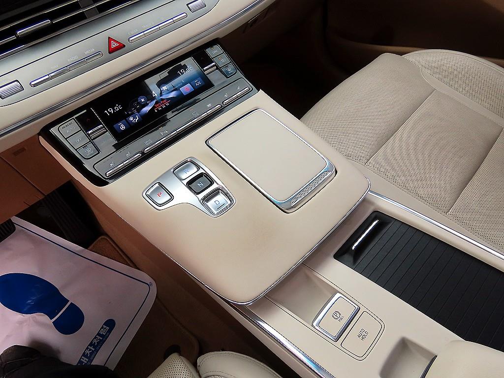 HYUNDAI Grandeur - Vista 11