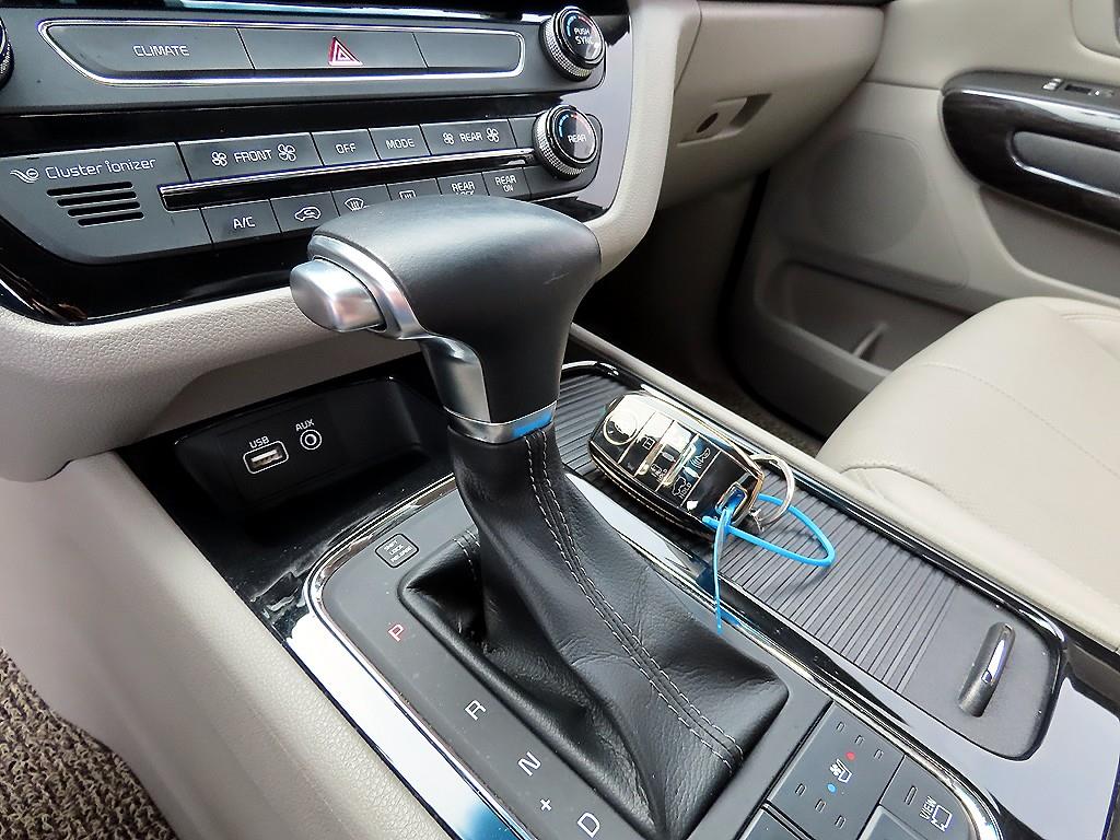 KIA Carnival - Vista 11