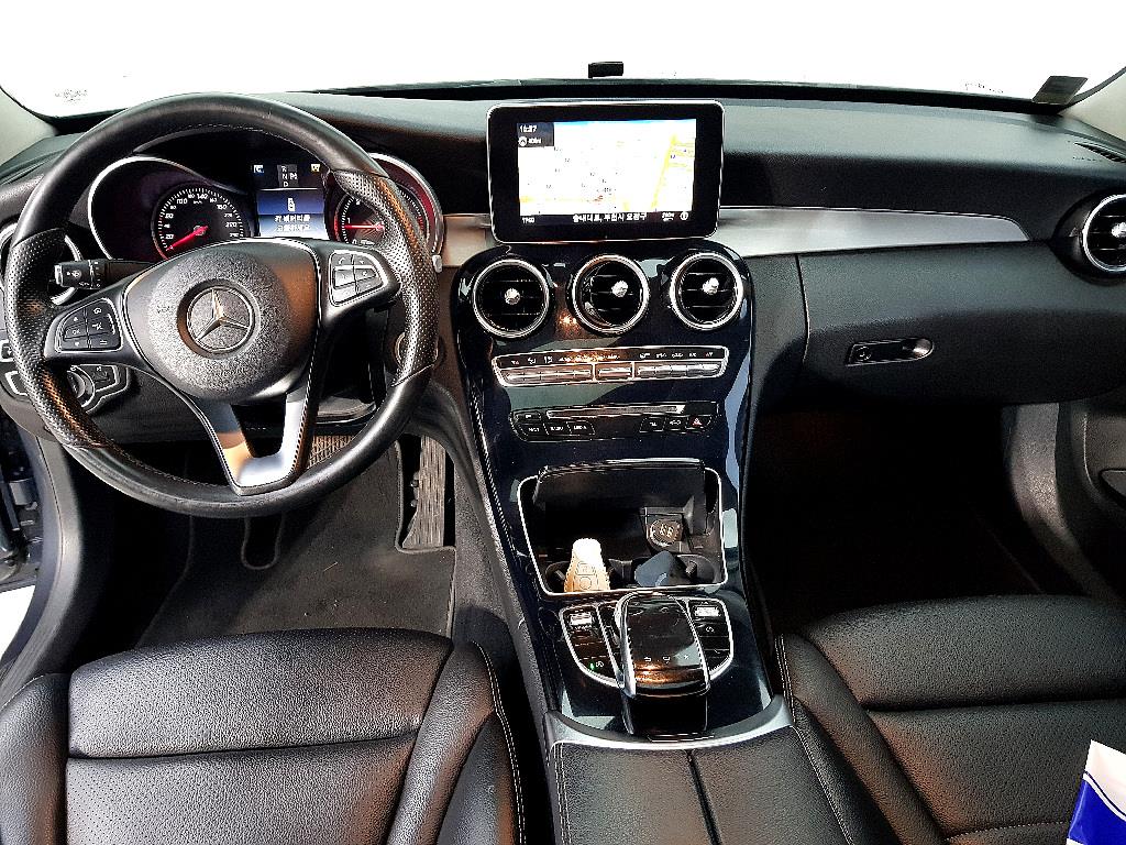 Mercedes Benz C Class - Vista 5