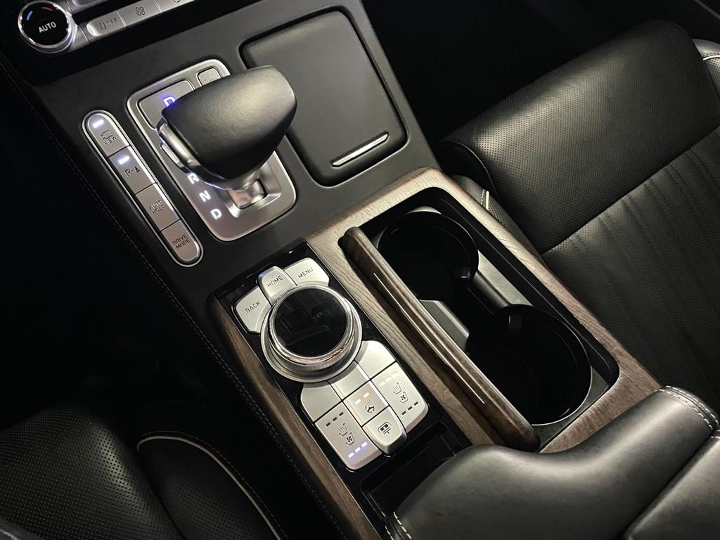 Genesis G90 - Vista 12