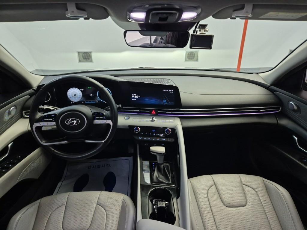 HYUNDAI Avante - Vista 6