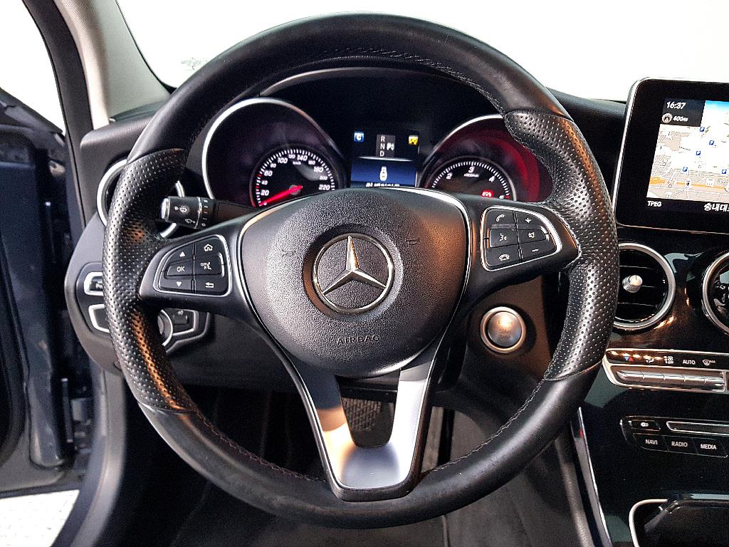 Mercedes Benz C Class - Vista 11