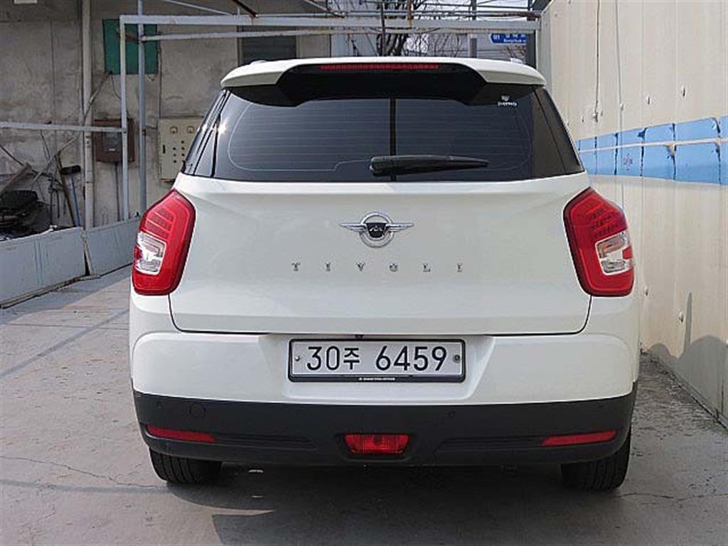 Ssangyong Tivoli - Vista 5
