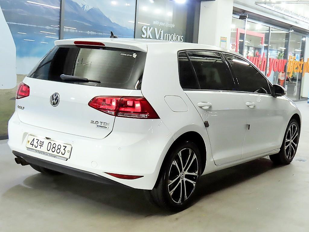 Volkswagen Golf - Vista 4