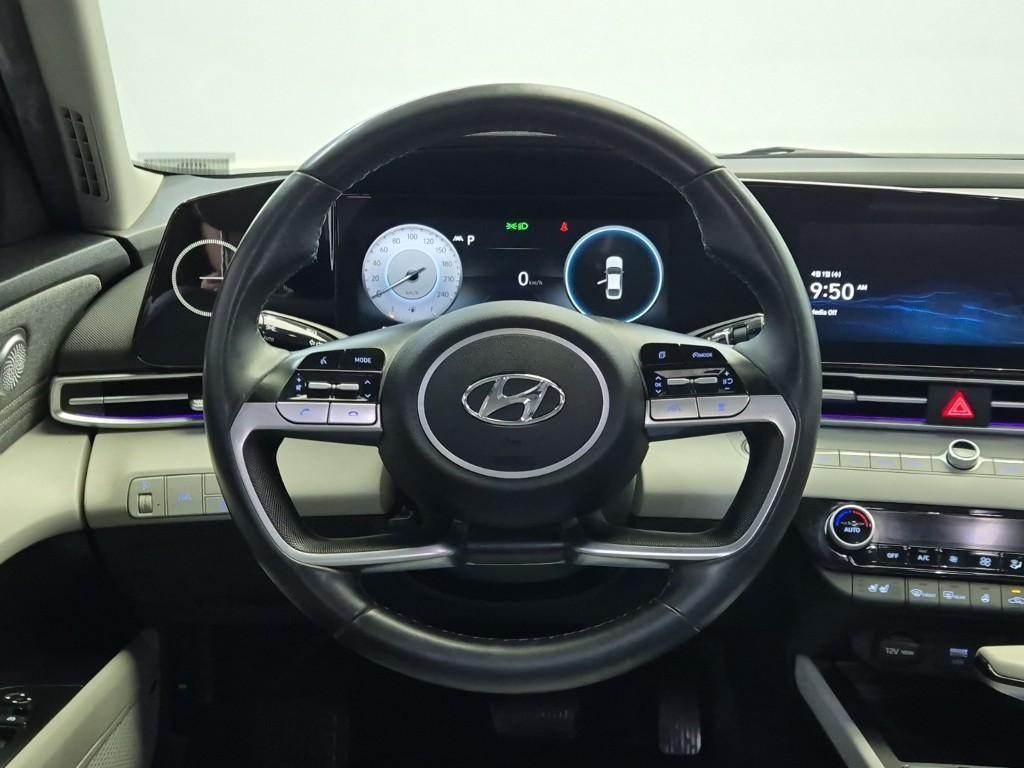 HYUNDAI Avante - Vista 8