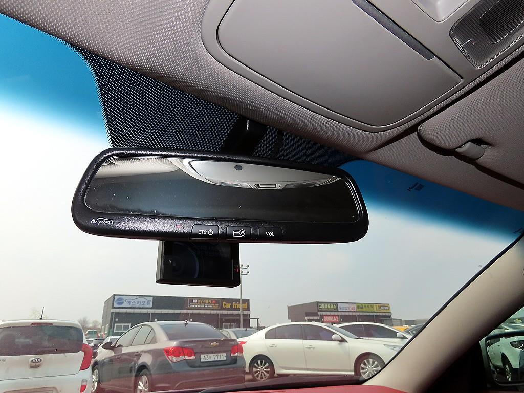 HYUNDAI Genesis - Vista 12